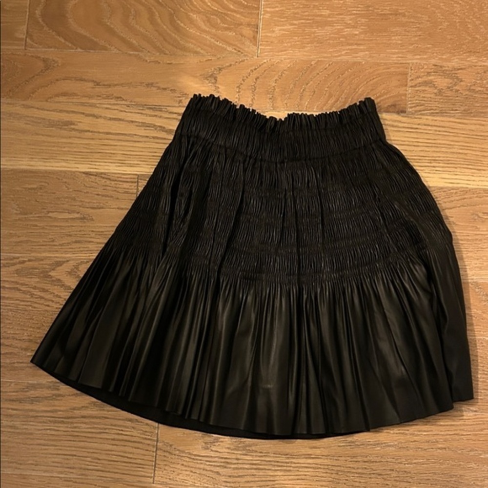 Dolce Cabo Classic Black A-Line Skirt